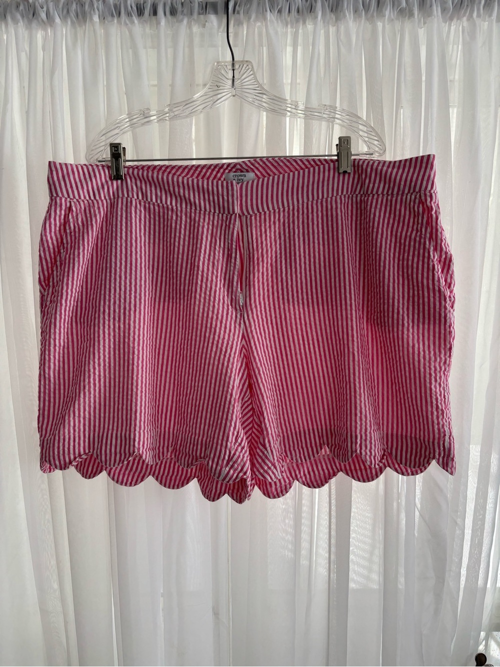 crown & ivy Pink and White Seersucker Scallop Hem Shorts